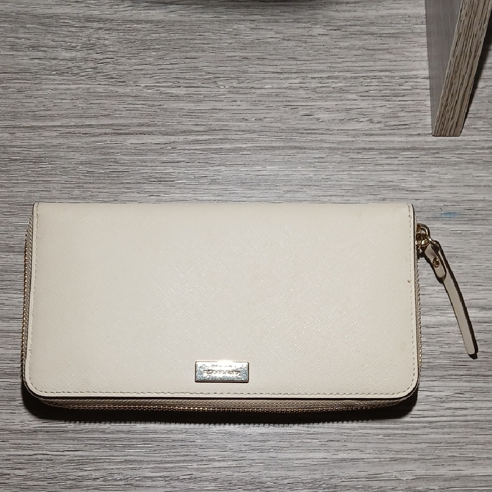 Michael Kors Ivory Wristlet Clutch
